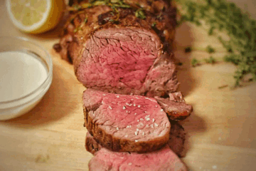 Pepper Crusted Beef Tenderloin with Creamy Horseradish Sauce